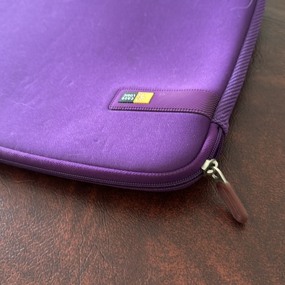 CASE LOGIC COMPUTER CASE ENVELOPE TOP ZIPPER CUSHION - Picture 3 of 8